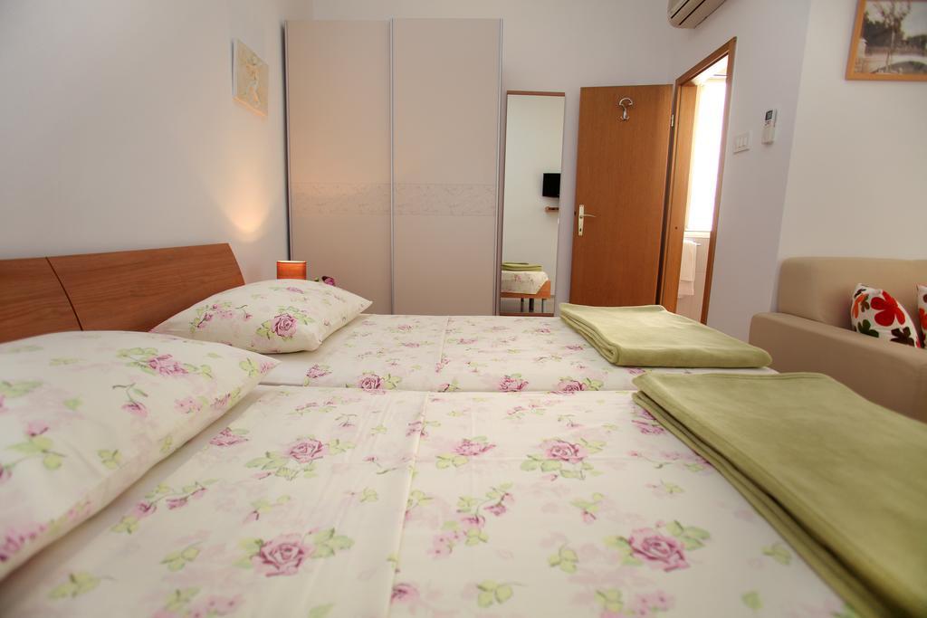 Room Mira Трогир Экстерьер фото